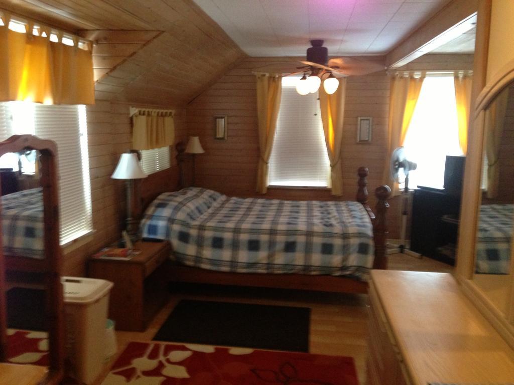 4 Bedroom Cottage On Manitoulin Island Next To Sand Beaches! Providence Bay Экстерьер фото